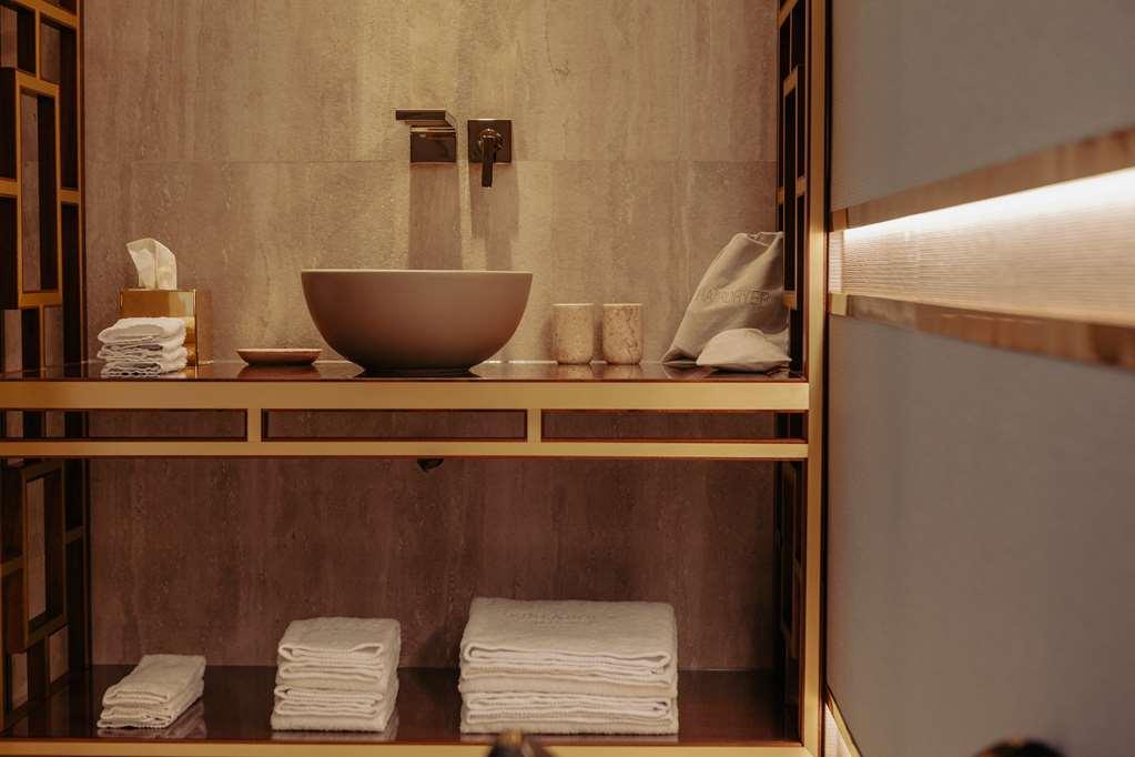Wine & Books Lisboa Hotel Oda fotoğraf Bathroom