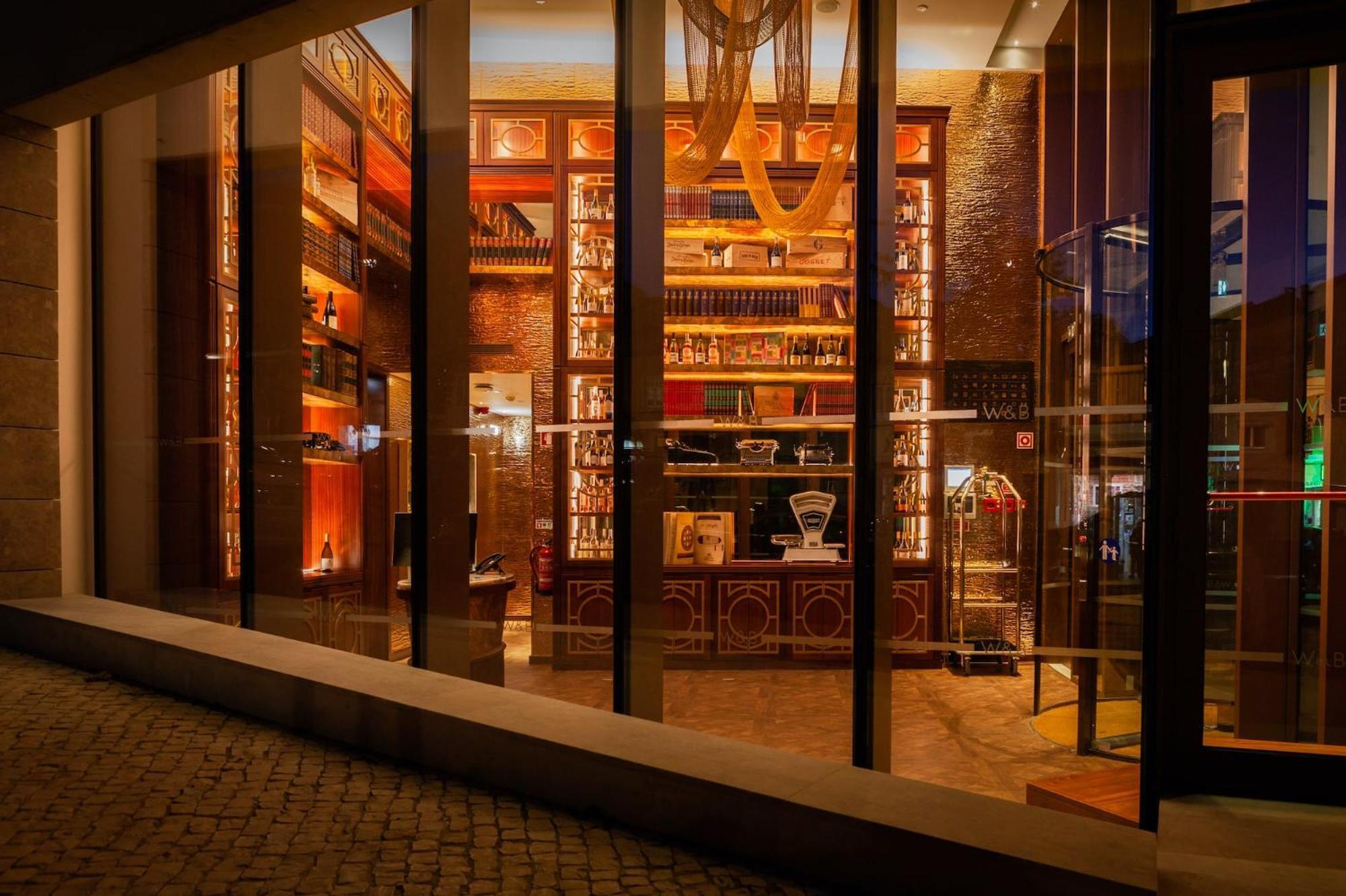 Wine & Books Lisboa Hotel Dış mekan fotoğraf The bar at the Mandarin Oriental, Munich